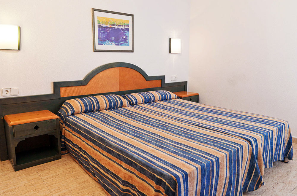 Apartamentos Blue Star (Adults Only) Сан-Антонио-Абад Экстерьер фото